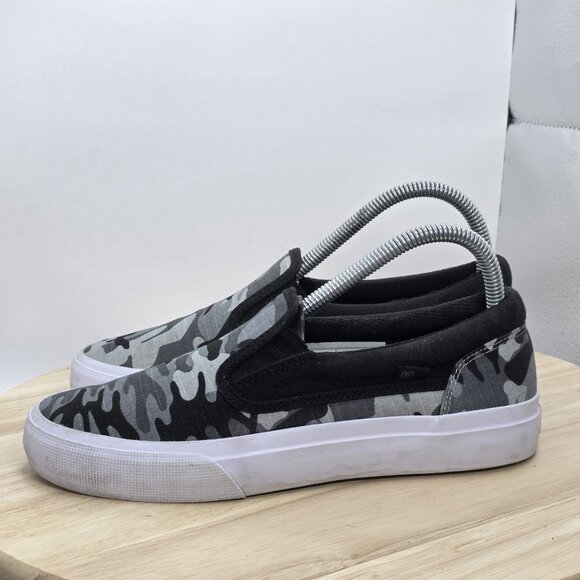 Womens Size 7.5 - DC shoes Camo Womens Slip On Shoes Slip In Camouflage - Picture 1 of 8